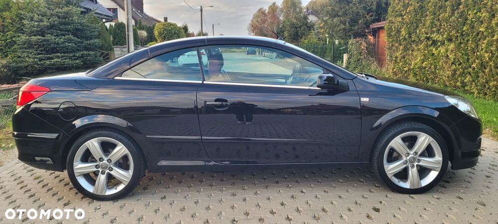 Opel Astra TwinTop 1.8 Cosmo - 17