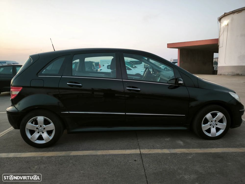 Mercedes-Benz B 180 CDI — fotografia 3