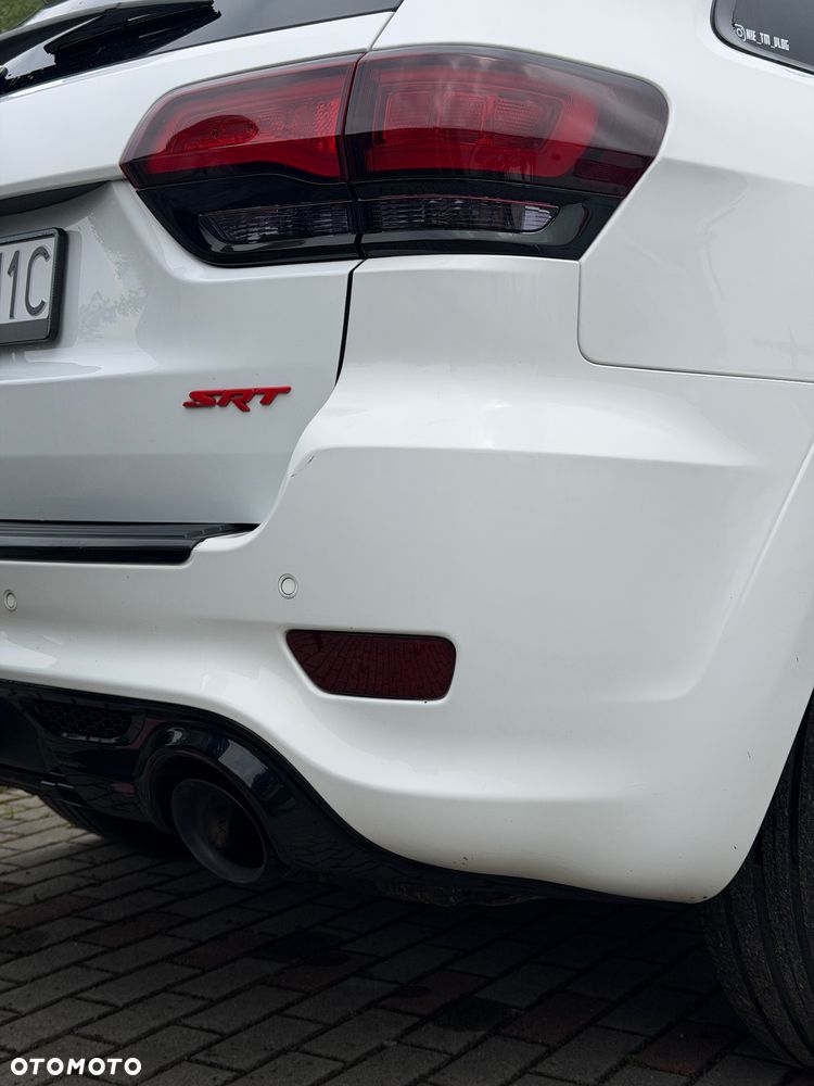 Jeep Grand Cherokee SRT - 14