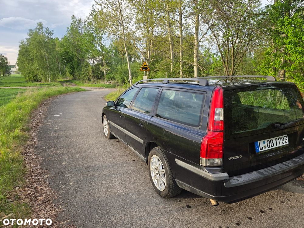 Volvo V70 D5 Comfort - 4