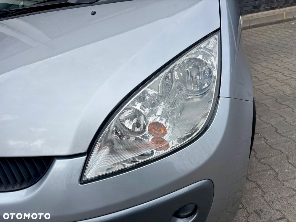 Mitsubishi Colt 1.5 Invite - 11