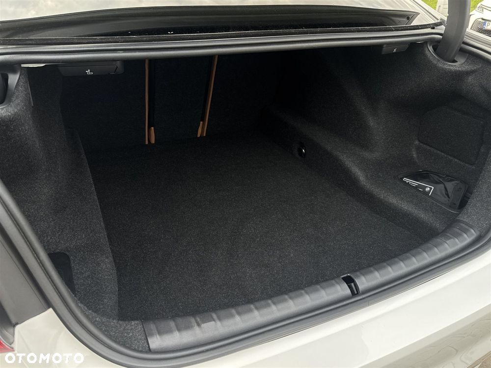 BMW Seria 5 518d - 21