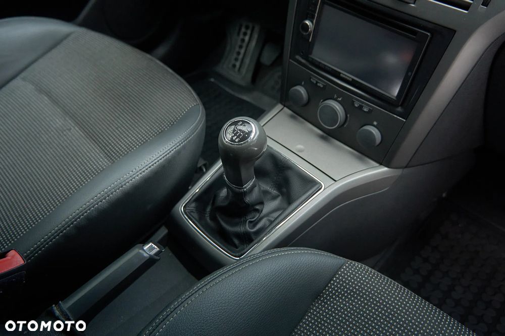 Opel Astra 2.0 T Sport - 14