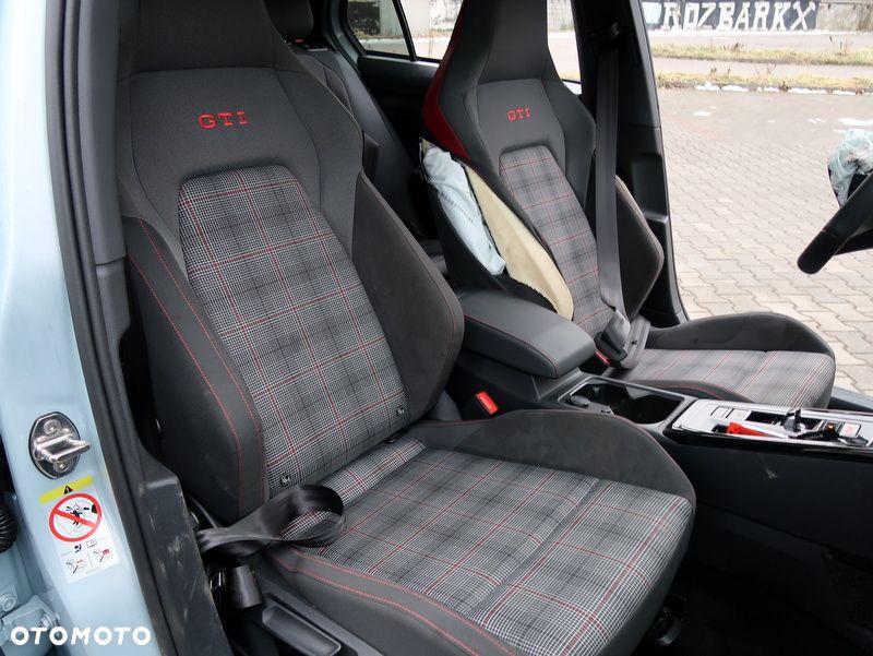 Volkswagen Golf - 13