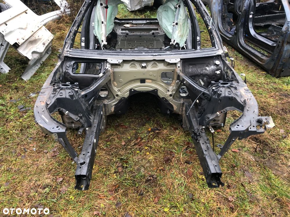 KAROSERIA Z DOKUMENTAMI BMW 3 G21 320d - 8