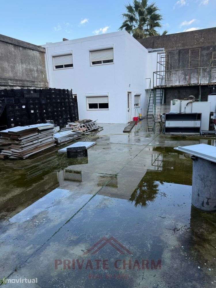 Armazém para arrendamento em Sacavém - Grande imagem: 5/7