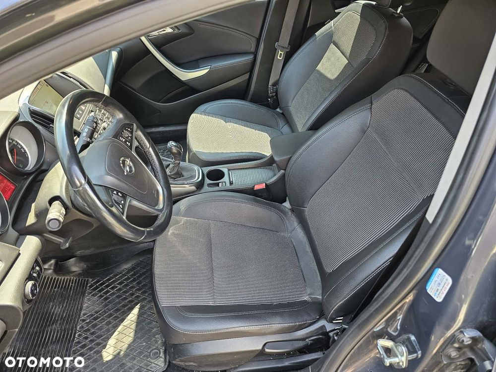 Opel Astra 1.4 T Cosmo - 10