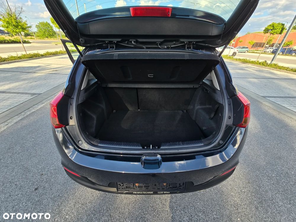 Kia Ceed - 12