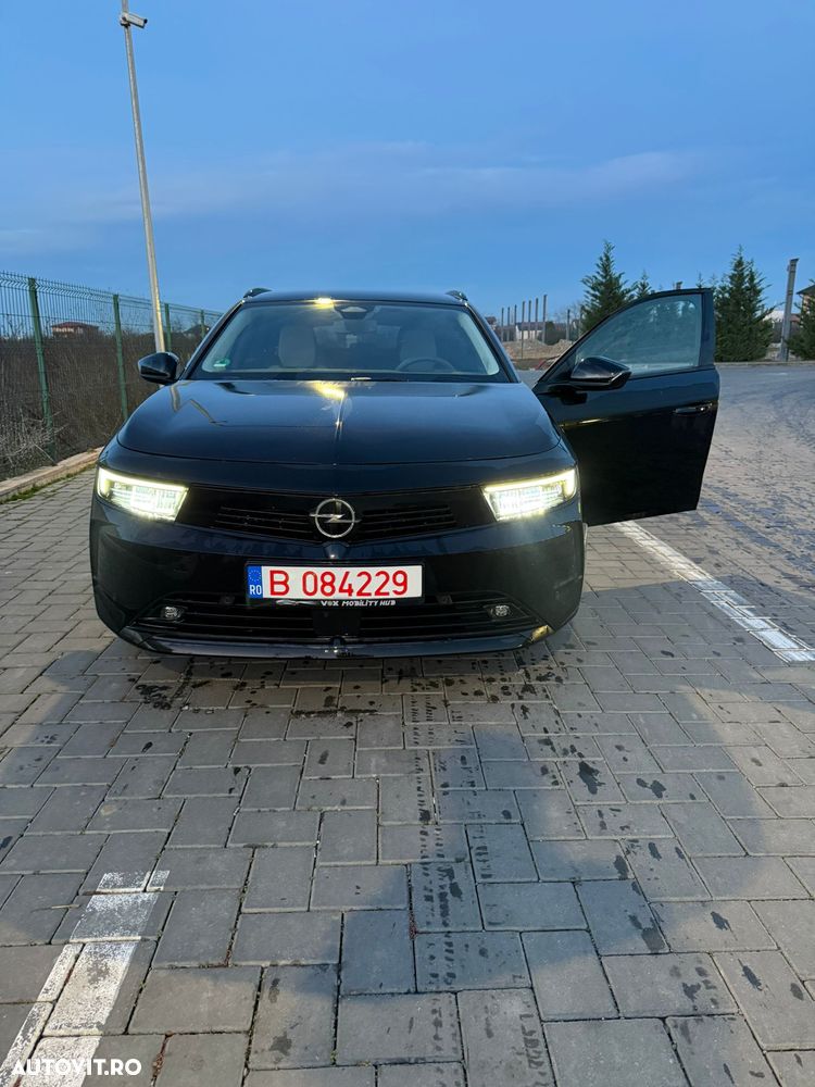 Opel Astra Sports Tourer 1.2 Turbo Enjoy - 2