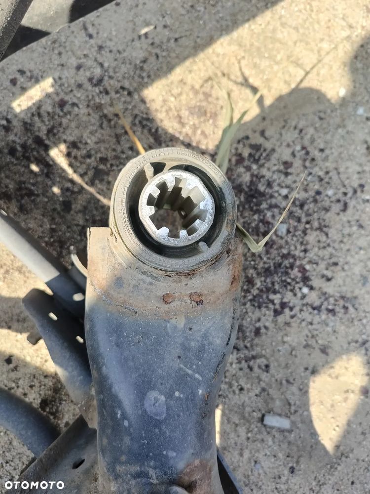 VOLVO XC60 I LIFT 2017R 2.4 D5 AWD  BELKA ZAWIESZENIA TYŁ KOMPLETNA DYFER P1216688 - 8