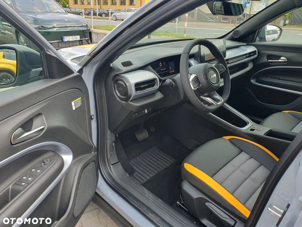 Jeep Avenger 1.2 T3 mHEV The North Face 4xe eDCT6 - 17