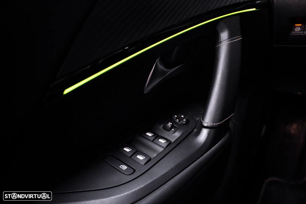 Peugeot 2008 1.5 BlueHDi GT EAT8 - 18