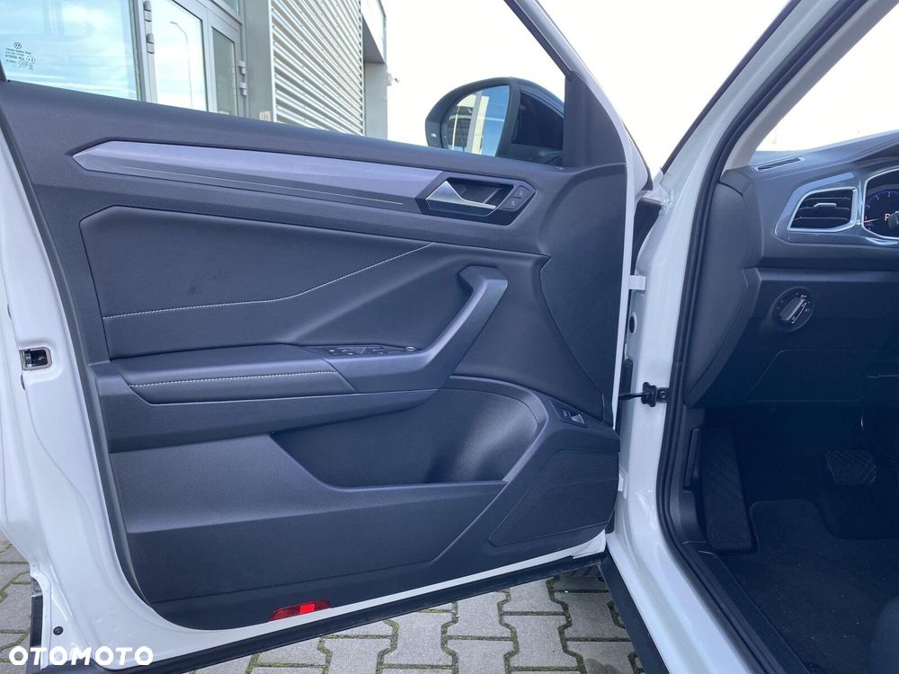 Volkswagen T-Roc - 10