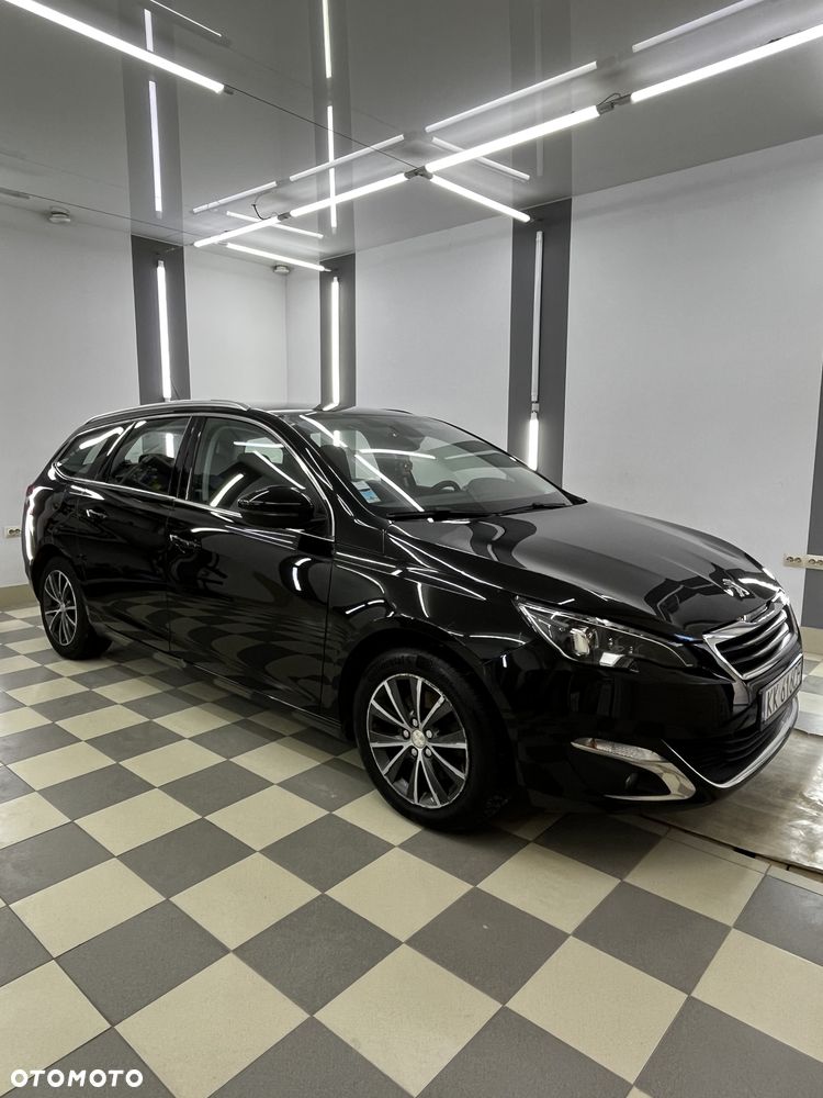 Peugeot 308 - 1