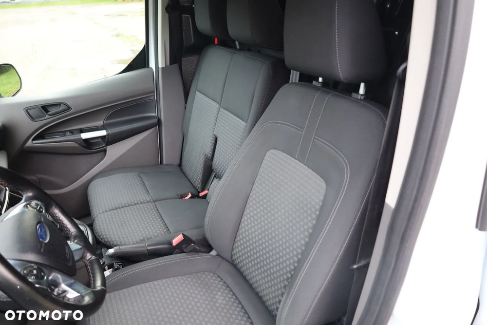 Ford Transit Connect - 32