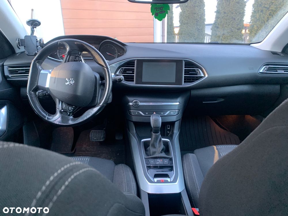 Peugeot 308 BlueHDi FAP 150 Stop&Start Automatik Allure - 16
