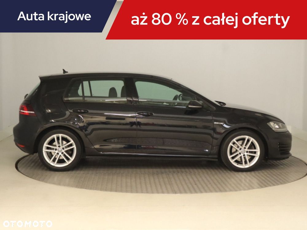 Volkswagen Golf - 8
