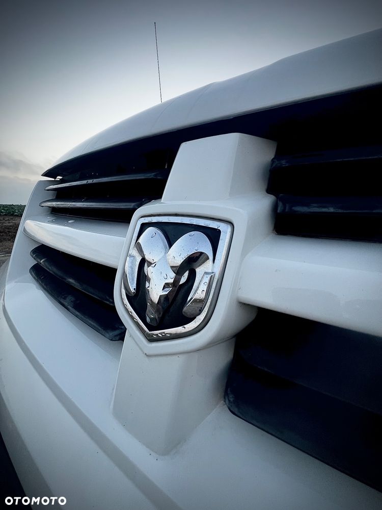 Dodge Grand Caravan - 22