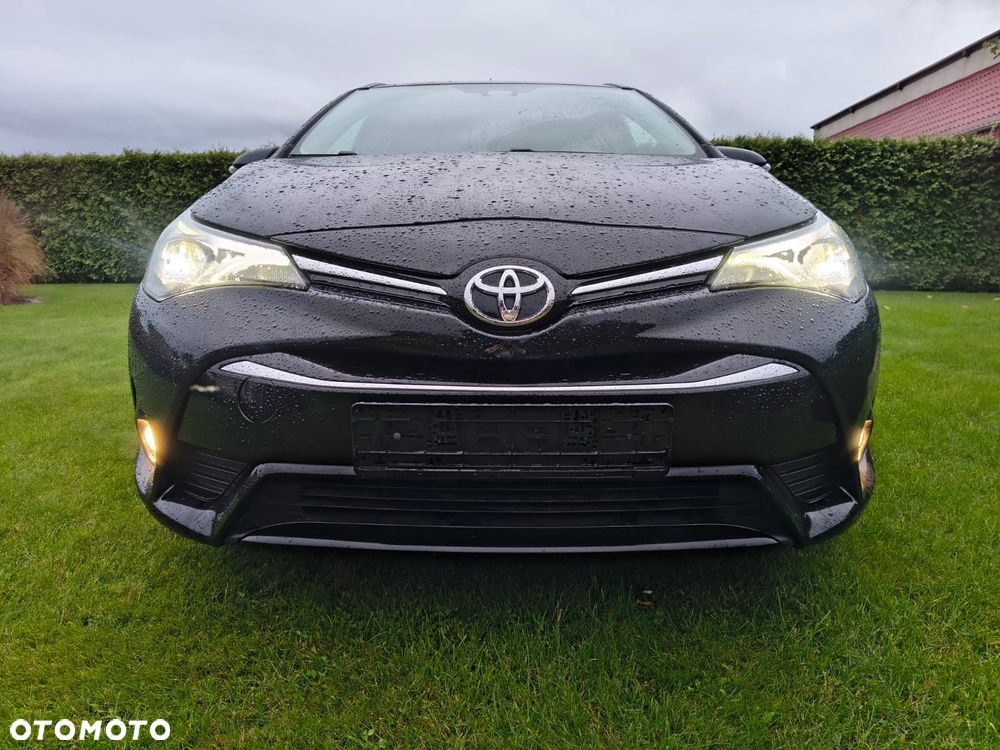 Toyota Avensis 2.0 D-4D Selection - 2