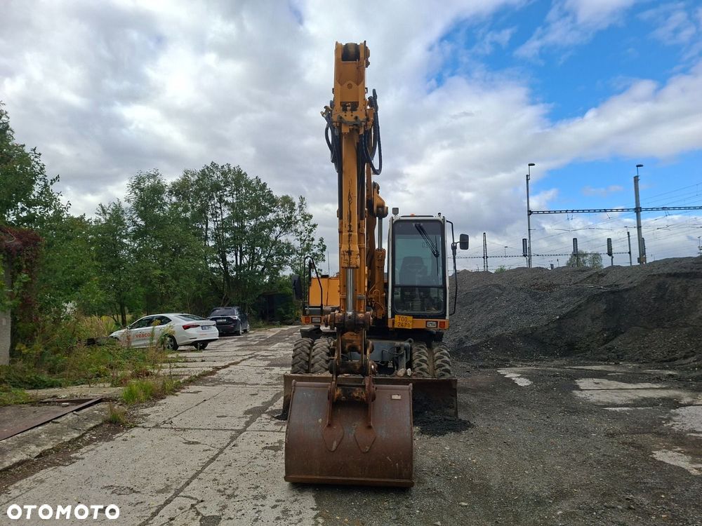 Liebherr A 900 B 4X4 - 2