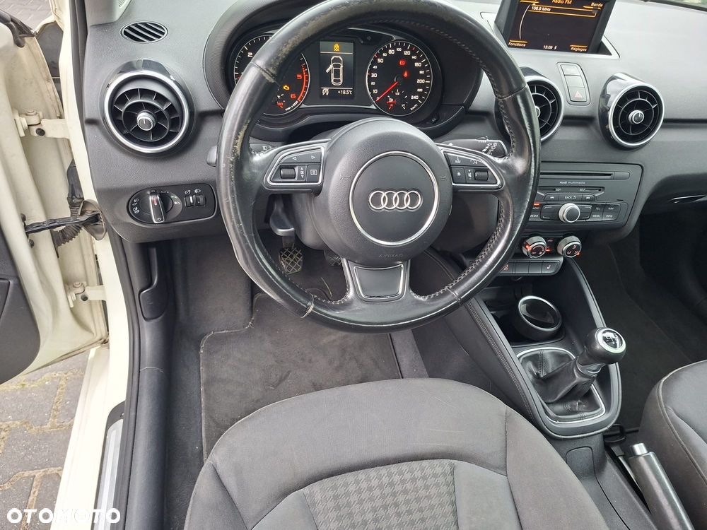 Audi A1 3-drzwiowe 1.6 TDI S line edition - 11