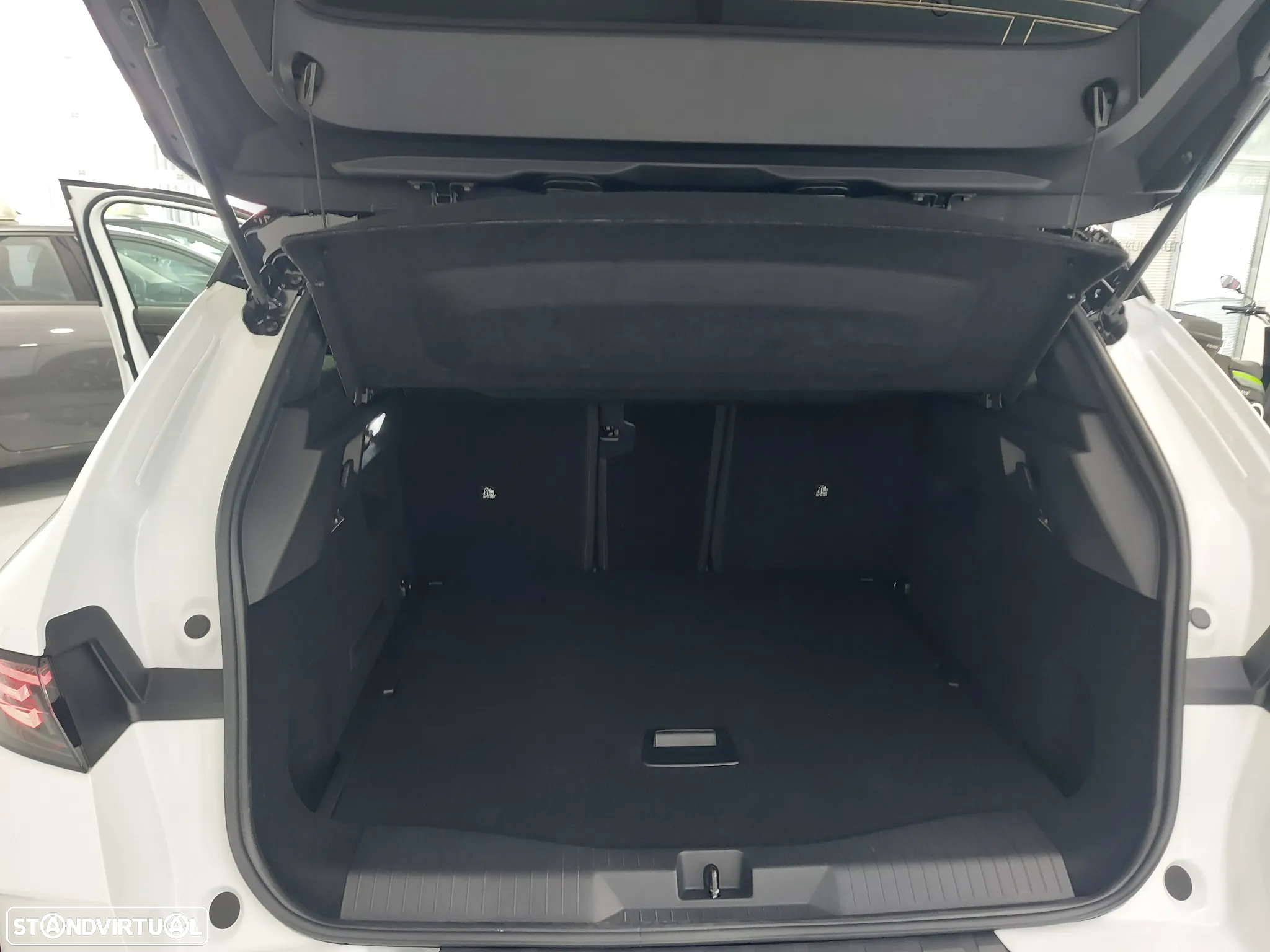 Opel Grandland 1.2 Hybrid GS eDCT - 32