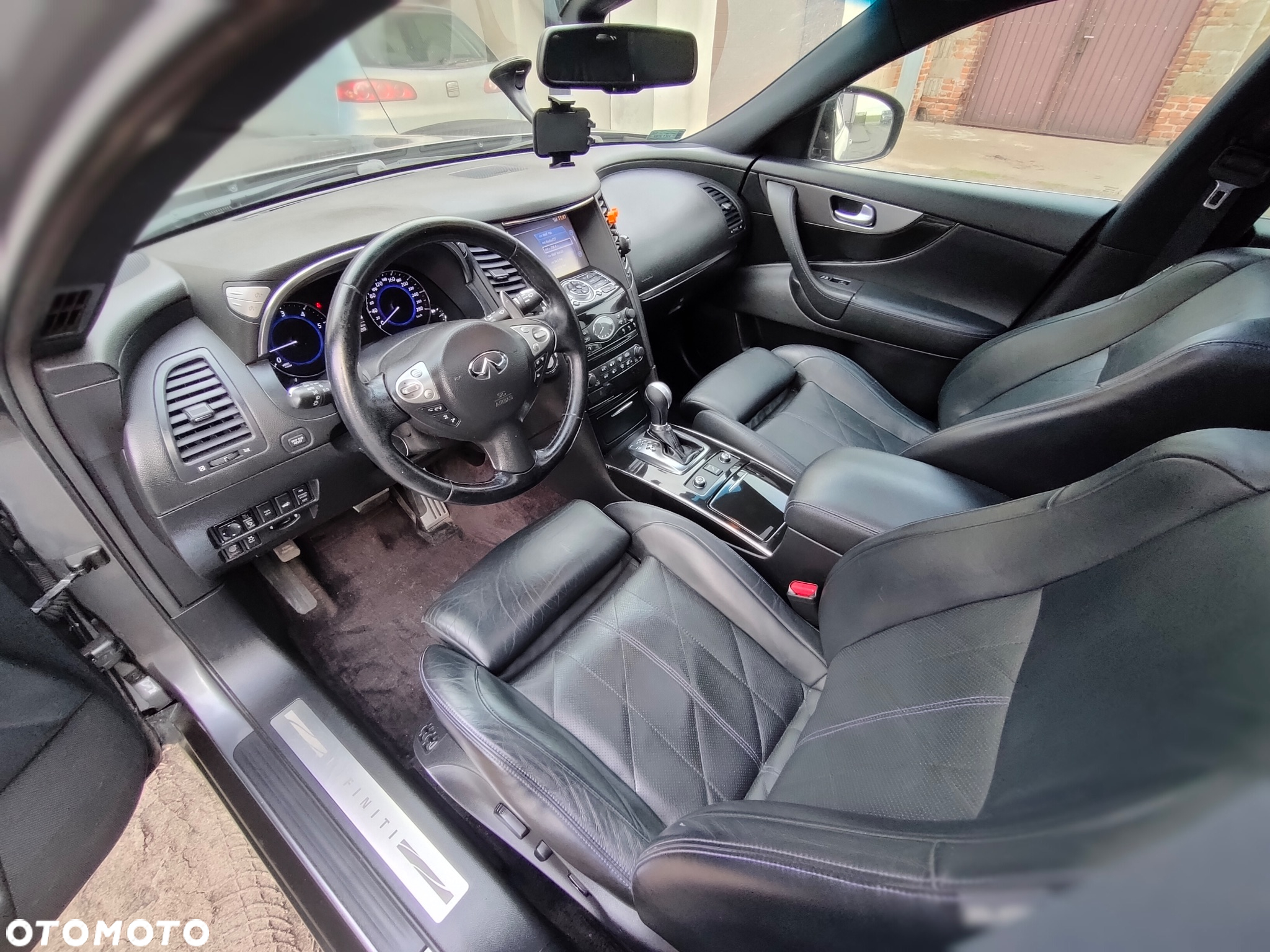 Infiniti QX70 3.0d S - 19