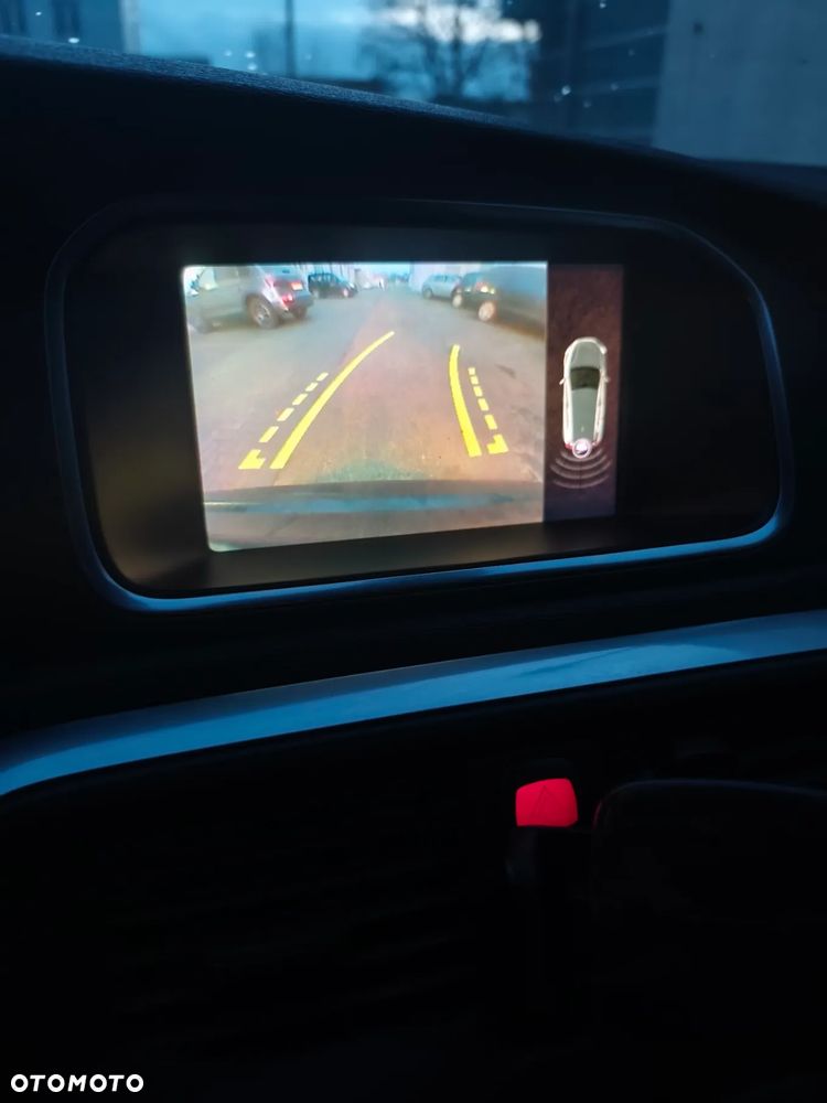 Volvo V40 T3 Geartronic Summum - 8