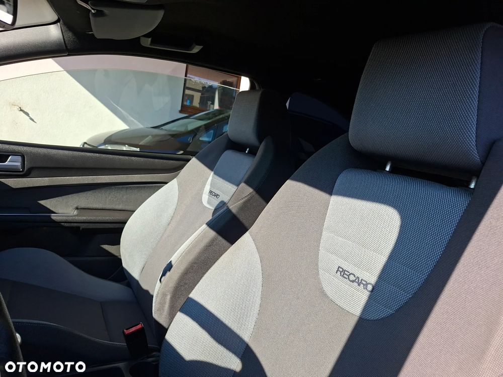 Ford Focus 2.5 ST - 11