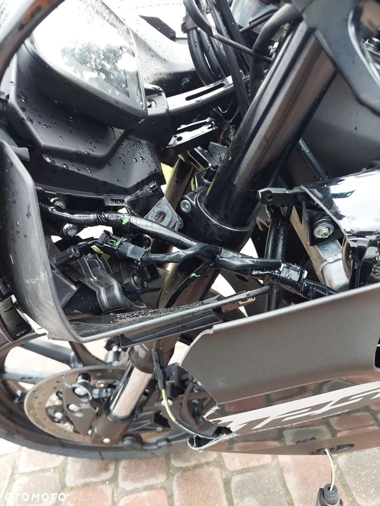 Yamaha YZF - 13