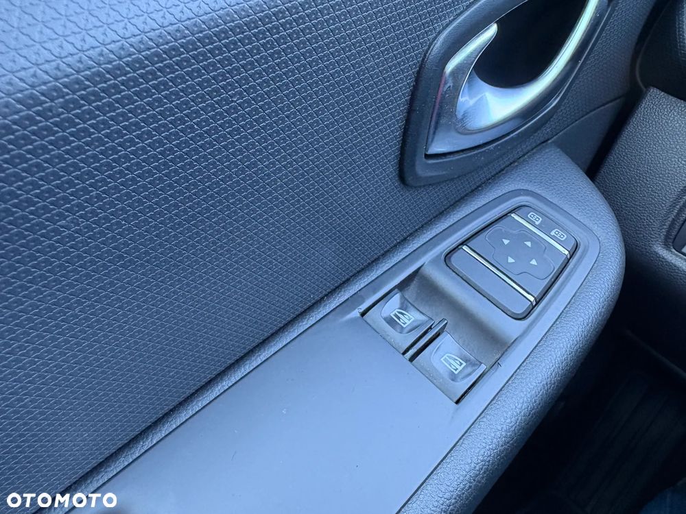 Renault Clio - 16