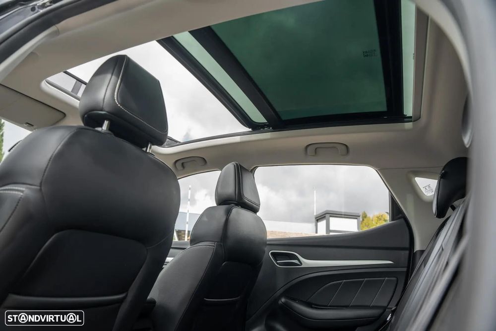 MG ZS Luxury - 21