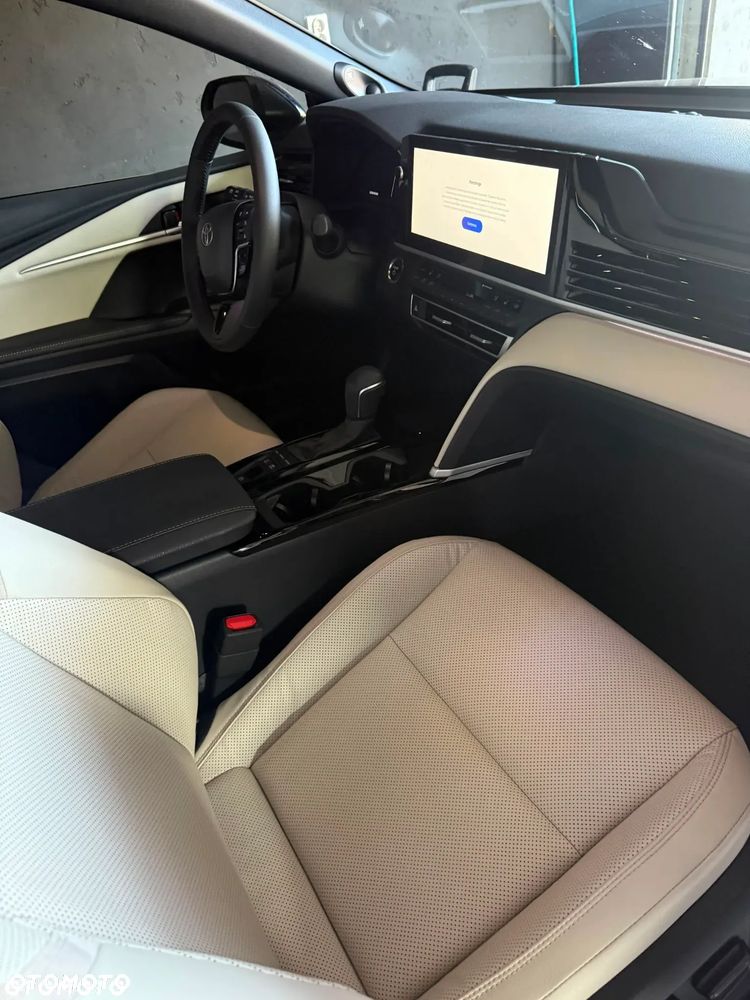 Toyota Camry 2.5 Hybrid Dynamic Force Executive e-CVT - 10
