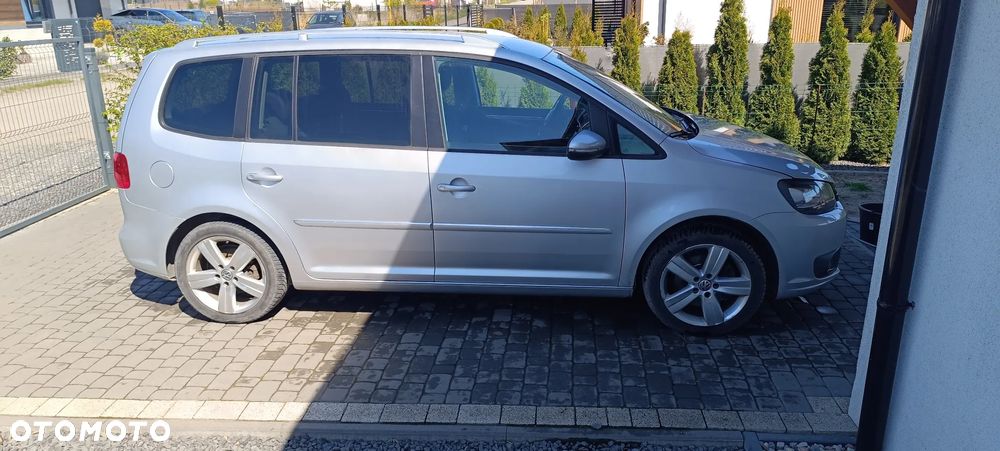 Volkswagen Touran 2.0 TDI DPF Highline DSG - 12