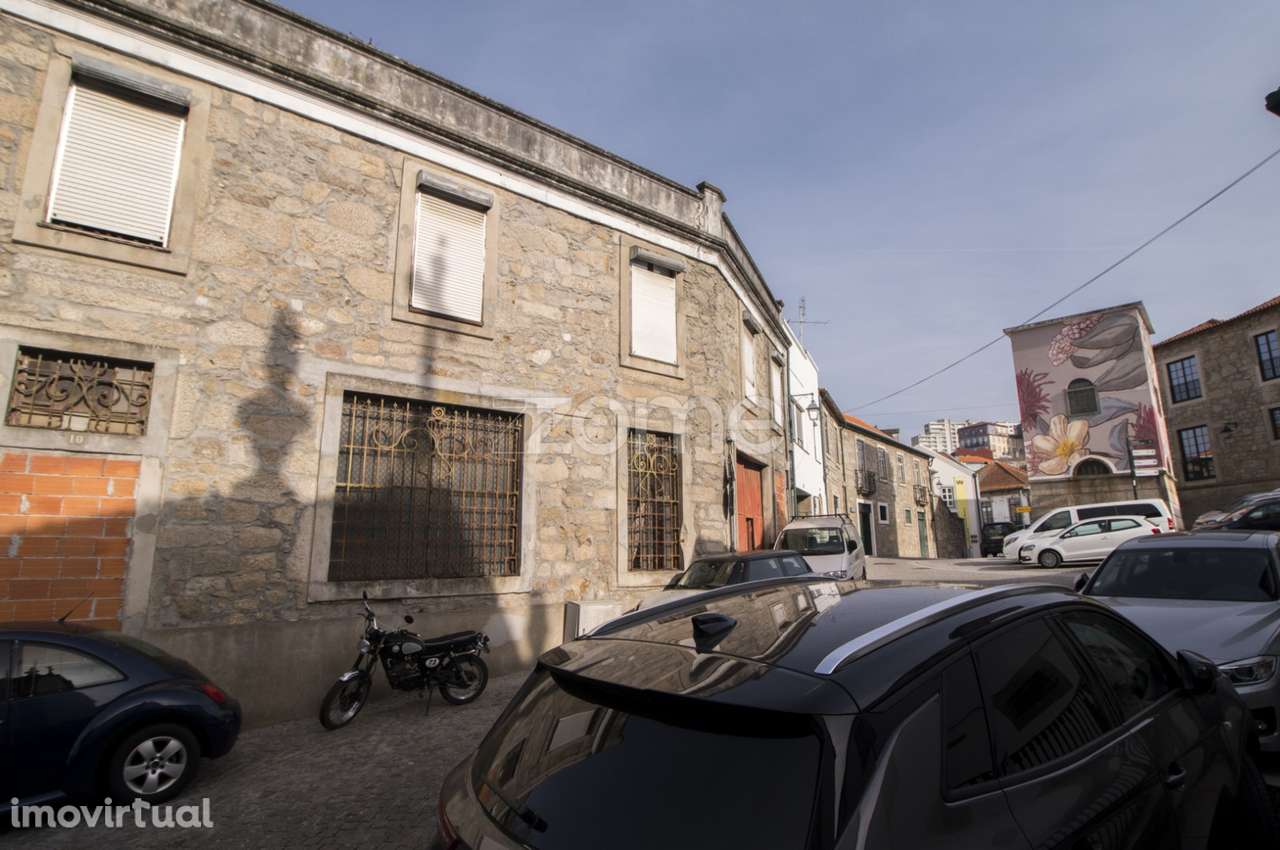 Prédio/ Armazém para reabilitação, localizado na Ribeira de Gaia - Grande imagem: 5/32