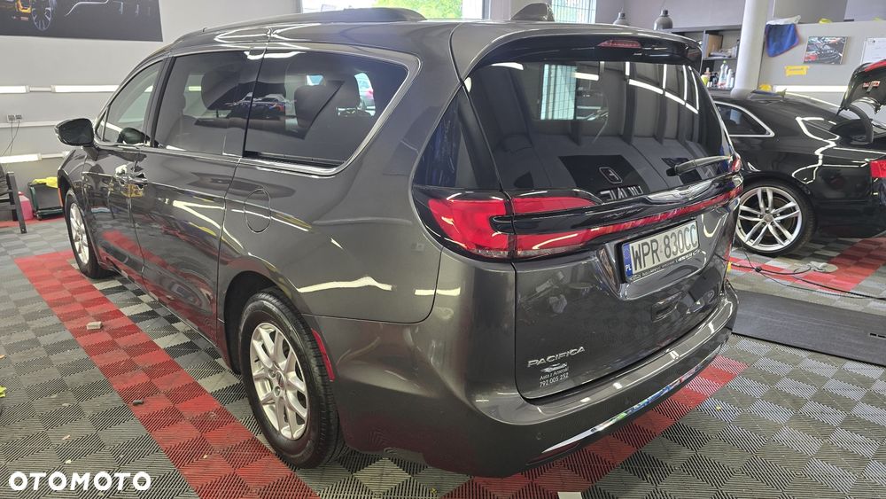 Chrysler Pacifica - 4