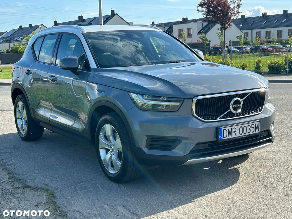 Volvo XC 40 T3 Momentum Pro - 4