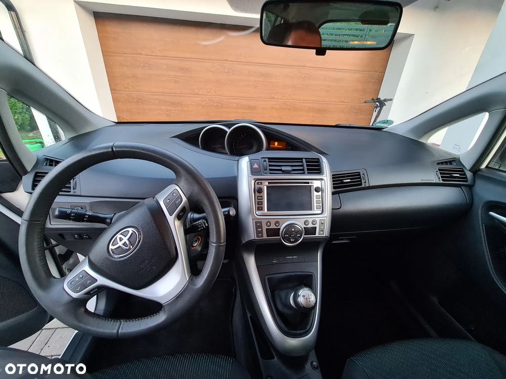 Toyota Verso 1.8 Premium EU5 - 15