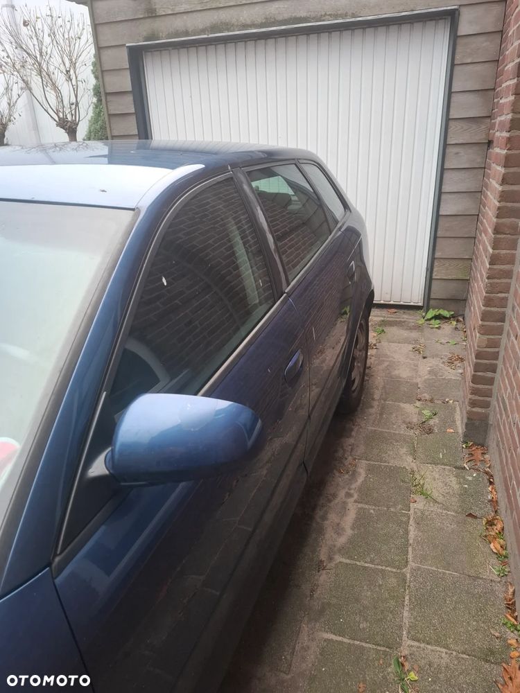 Audi A3 Sportback 1.6 FSI Ambition - 1