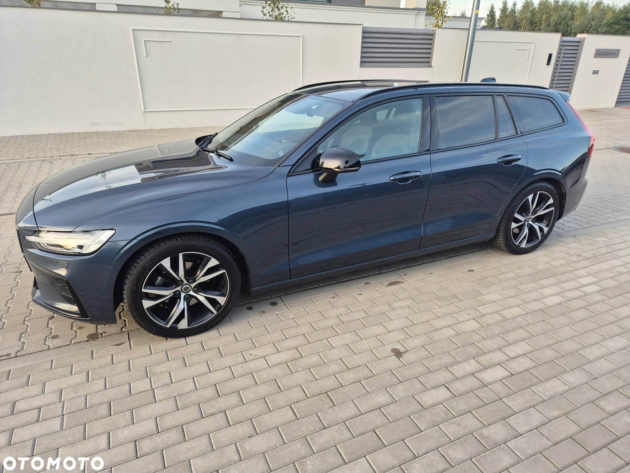 Volvo V60 T4 Momentum Pro - 10