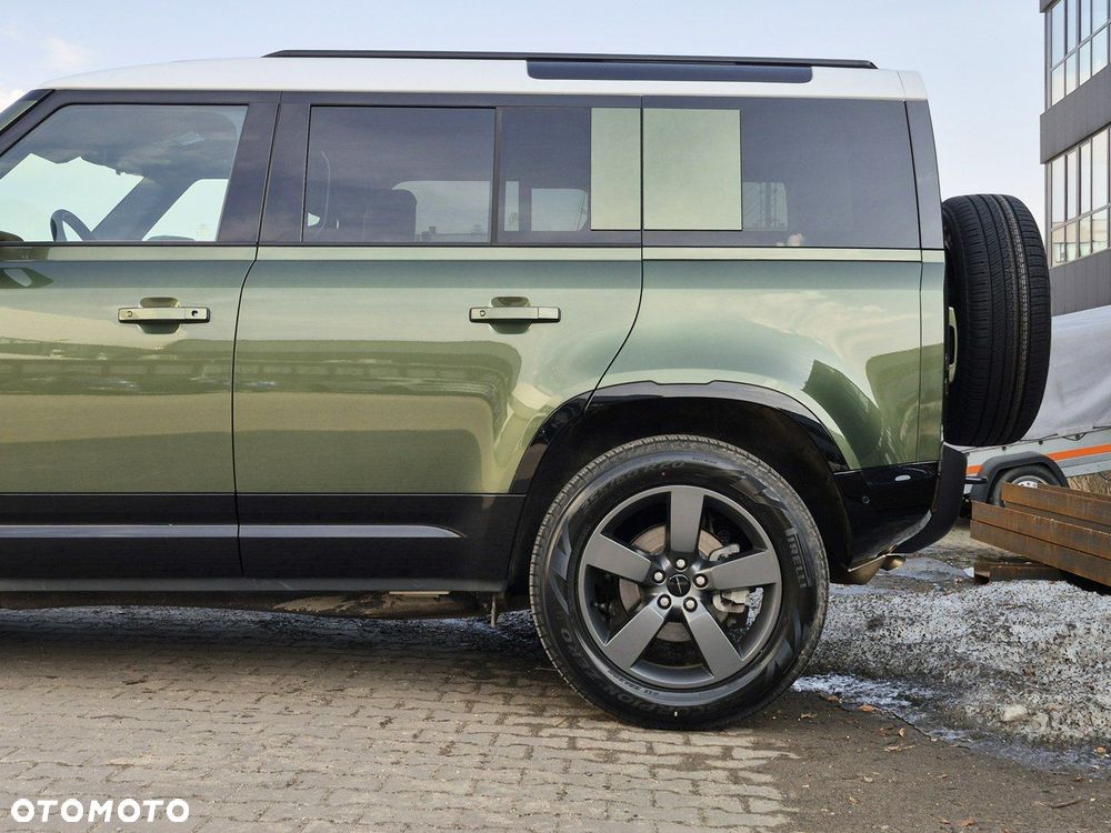 Land Rover Defender - 13