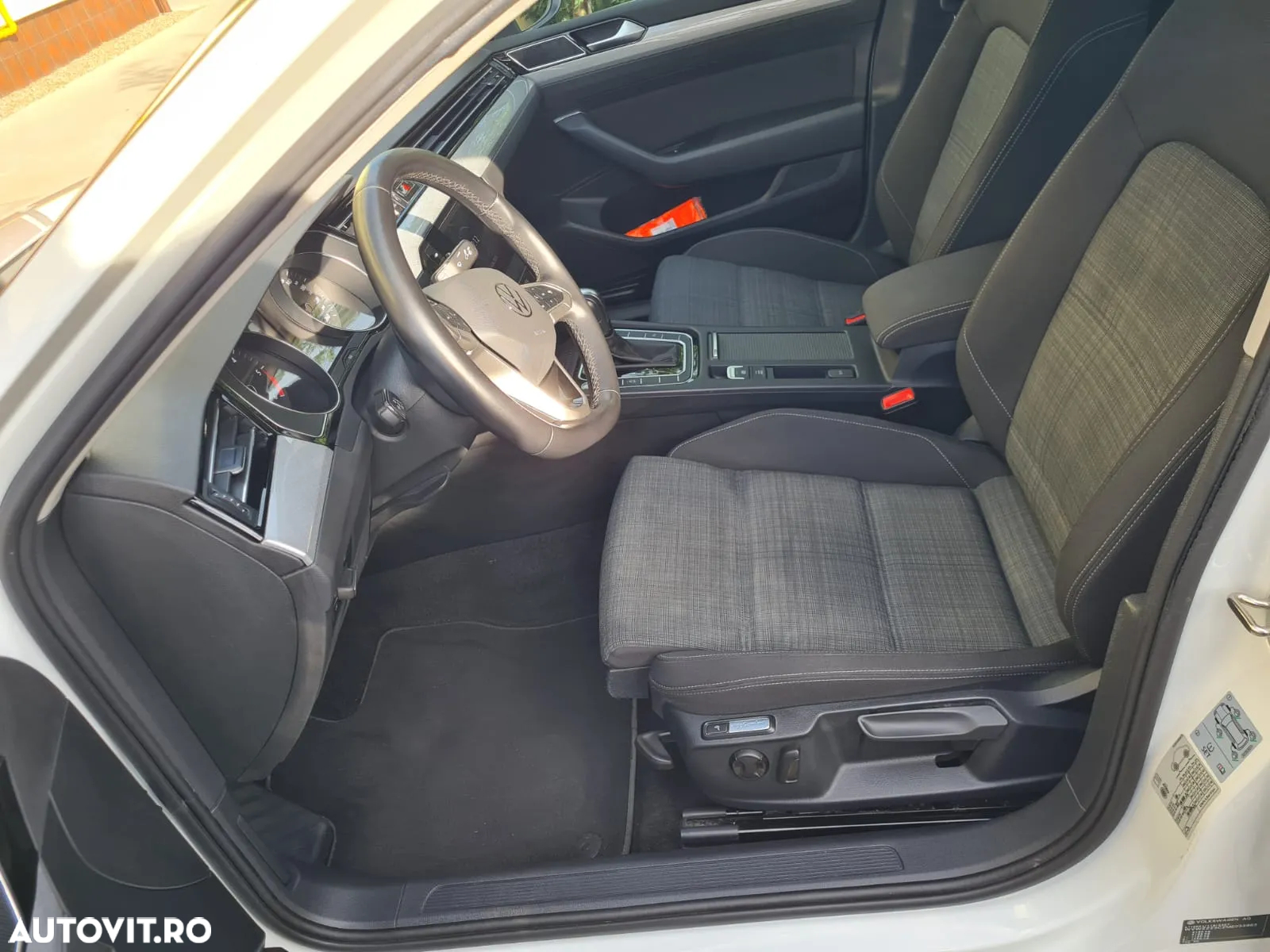 Volkswagen Passat 2.0 TDI (BlueMotion Technology) DSG Trendline - 9