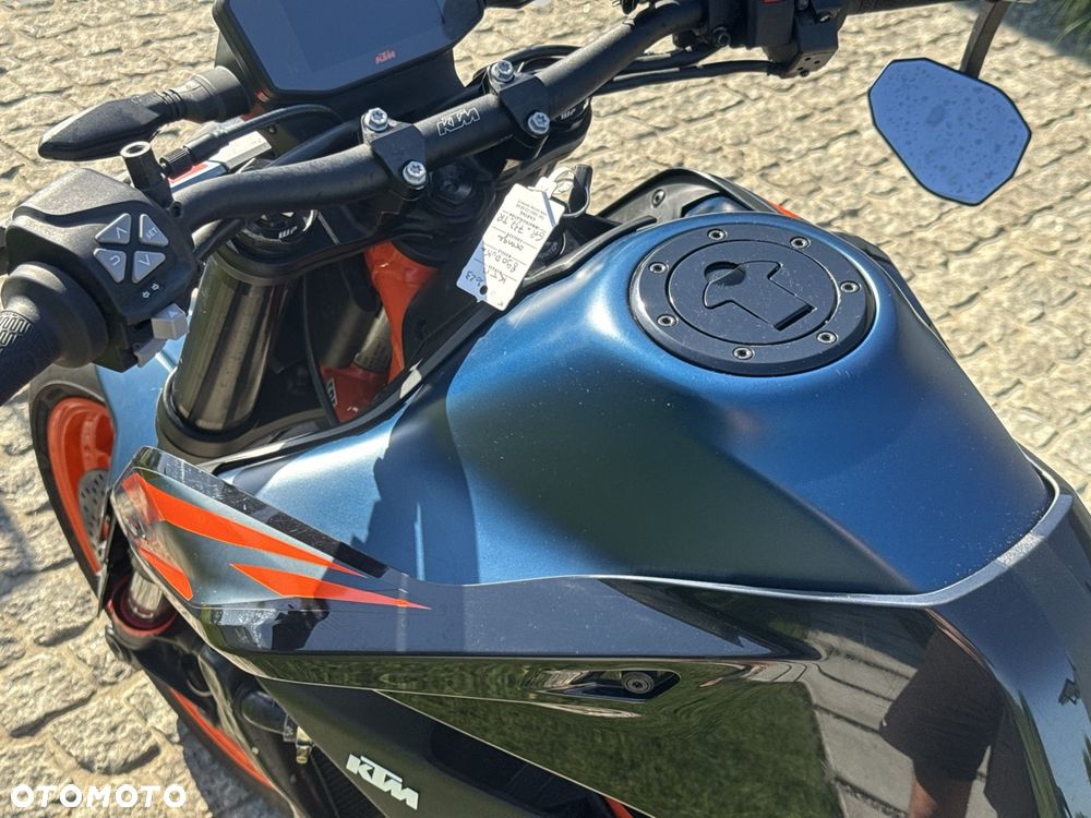 KTM DUKE 890 - 23