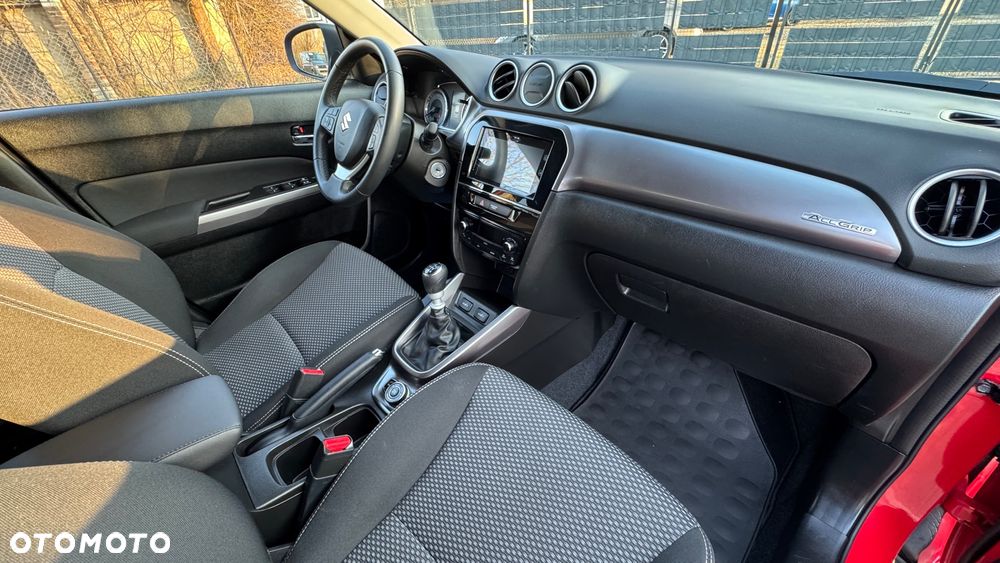 Suzuki Vitara 1.4 Boosterjet Hybrid Allgrip Comfort+ "SHINKAI" - 31