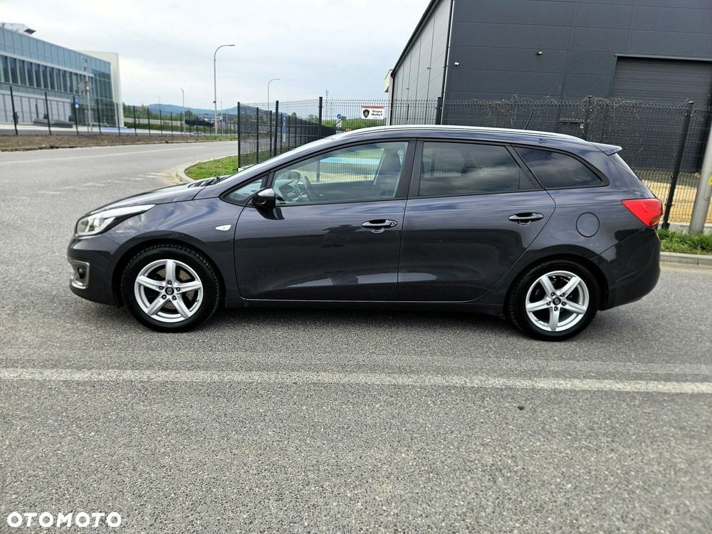 Kia Ceed 1.6 CRDi 128 Dream-Team Edition - 5