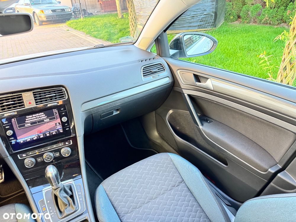 Volkswagen Golf 1.6 TDI SCR DSG IQ.DRIVE - 18
