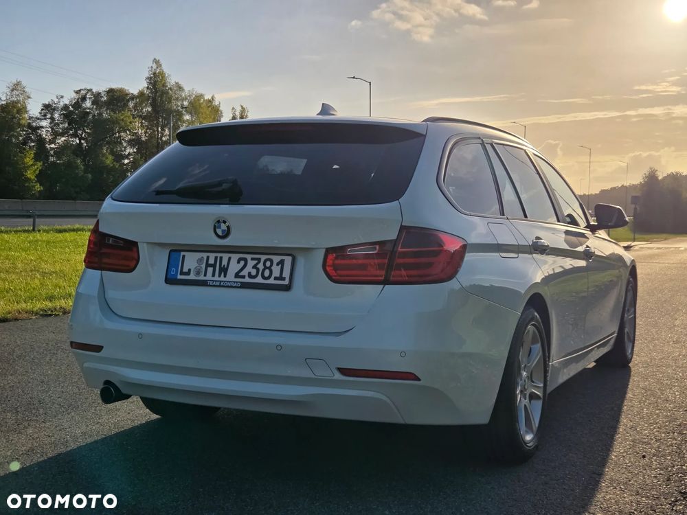 BMW Seria 3 318d xDrive - 5