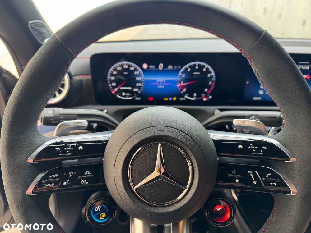 Mercedes-Benz CLA AMG 45 S 4-Matic+ 8G-DCT - 12