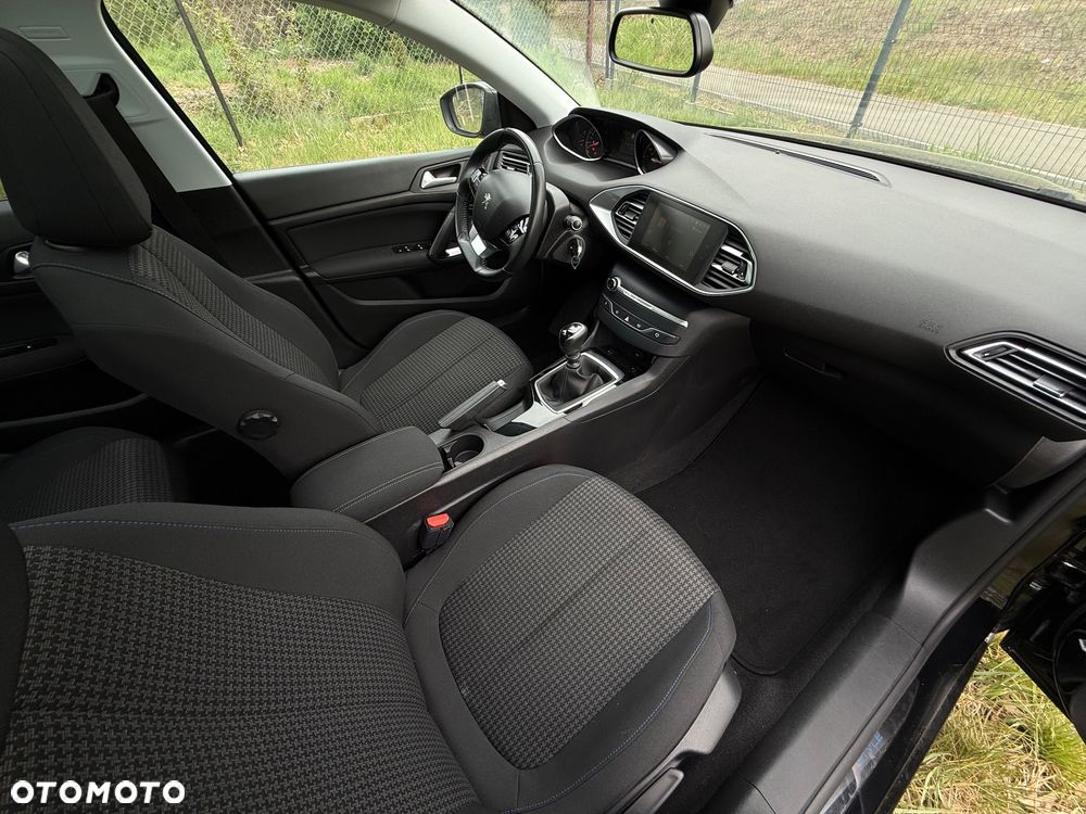 Peugeot 308 PureTech 130 GPF Stop & Start Allure Pack - 17