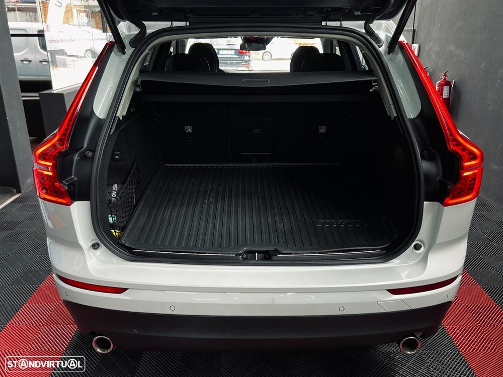 Volvo XC 60 2.0 T8 PHEV Momentum Plus AWD - 43